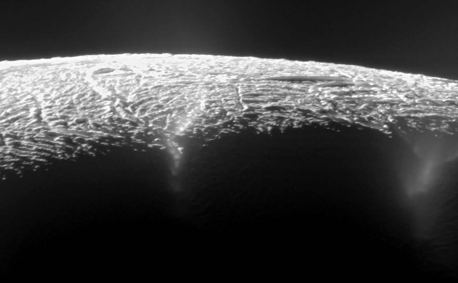 Superficie de la luna de Saturno Encélado.