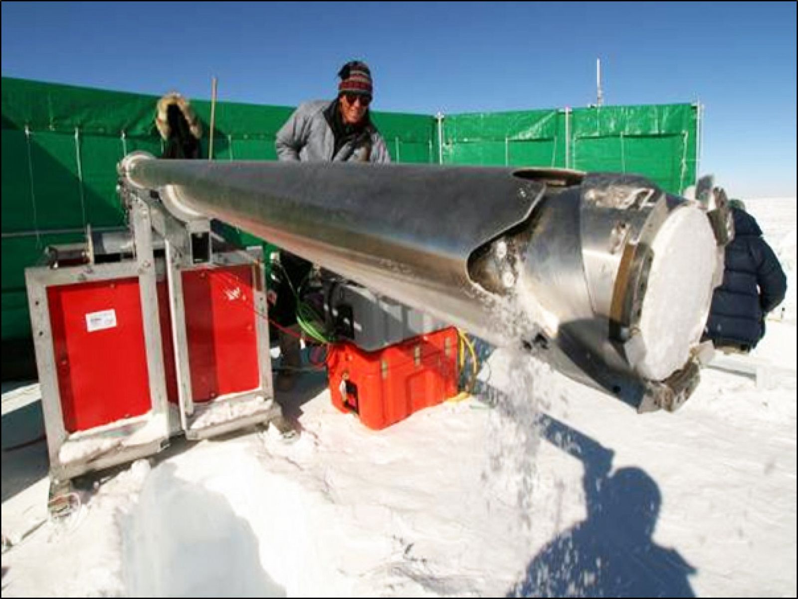 Una de las muestras obtenidas para analizar la polución llegada la Antártida.