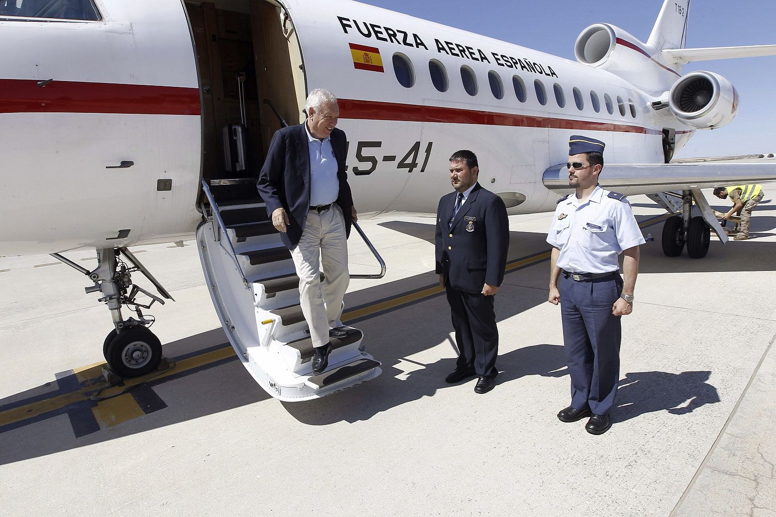 El ministro de Exteriores García-margallo regresa de su visita a Egipto y Benín