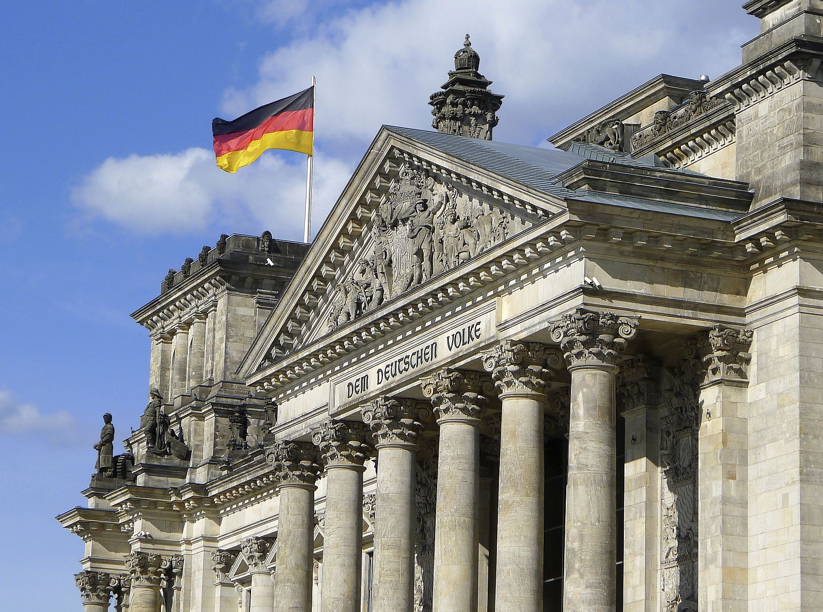 Edificio del Reichstag, sede del Parlamento alemEdificio del Reichstag, sede del Parlamento alemán