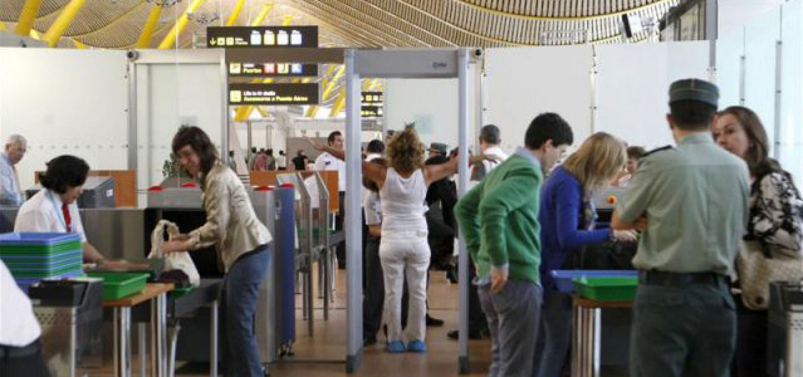 Control de seguridad en el aeropuerto de Barajas