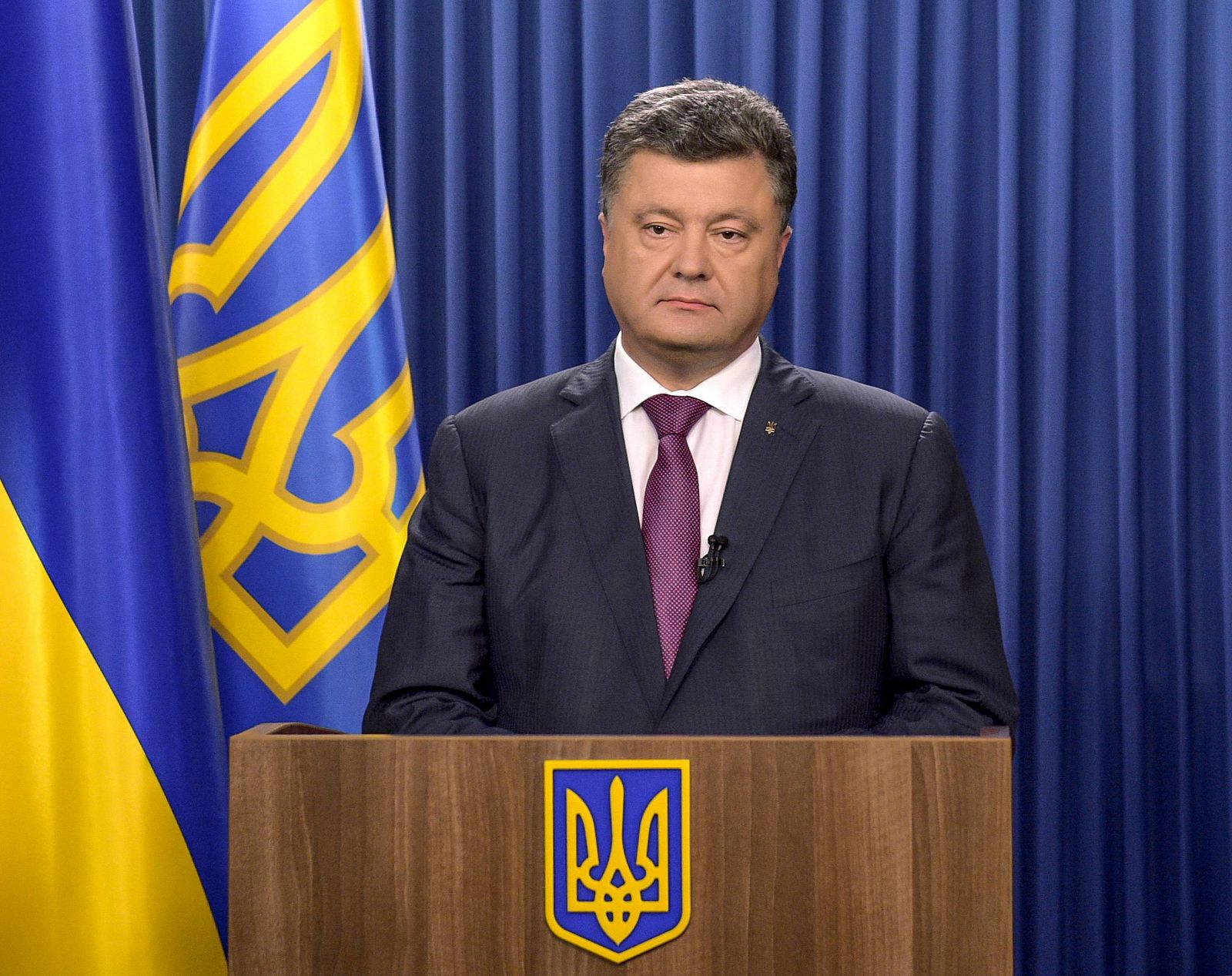 El presidente ucraniano Petro Poroshenko disuelve el parlamento