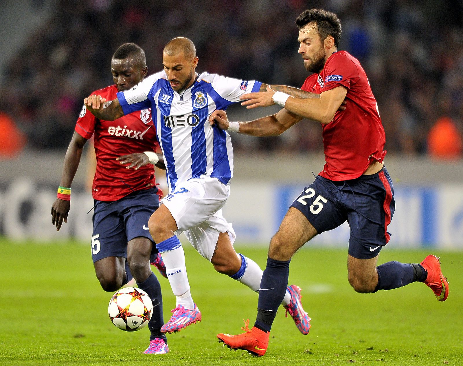 Imagen del partido de ida en donde el Oporto se impuso por 0-1 al Lille.