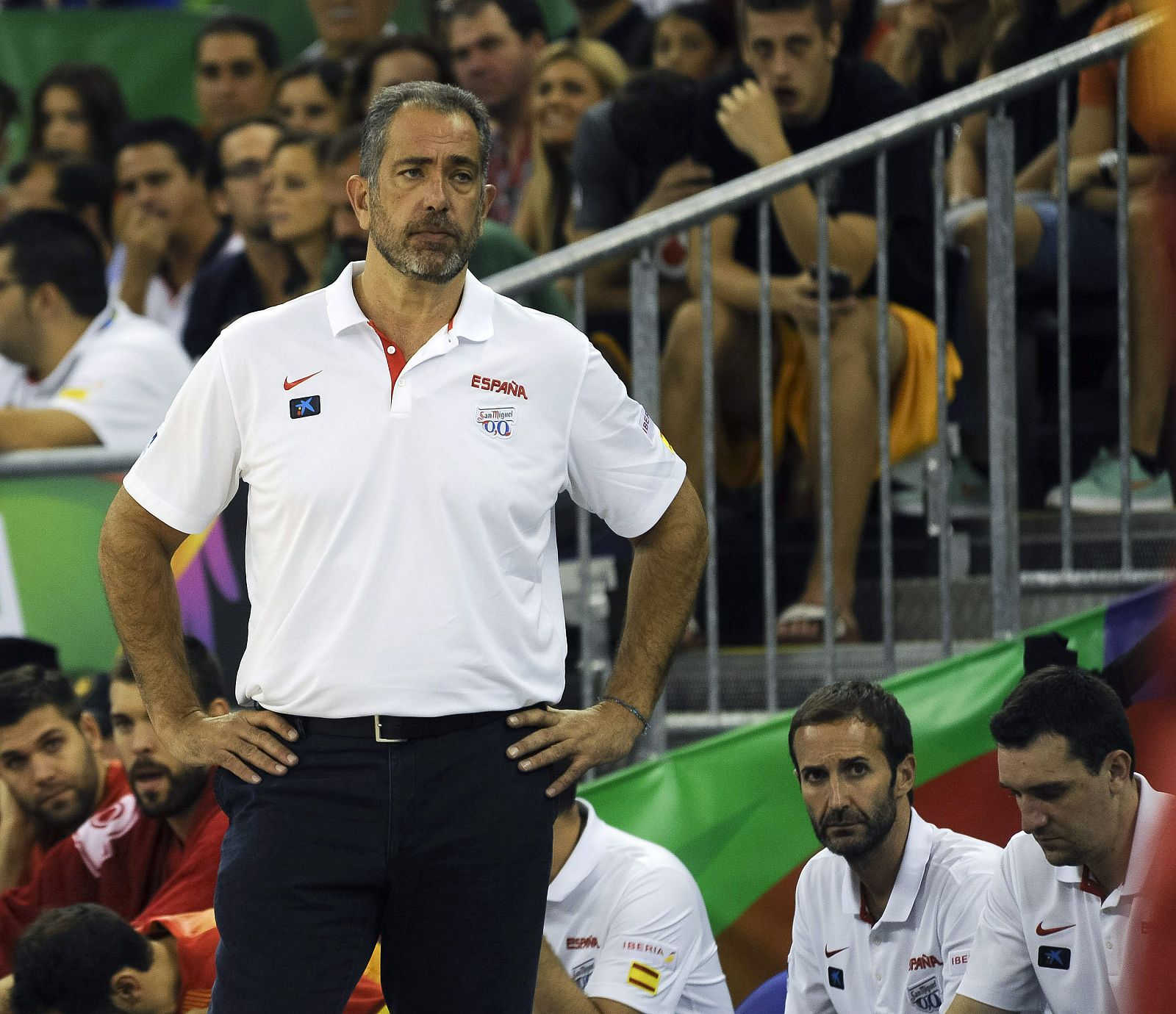 El entrenador de España, Juan Antonio Orenga, durante el partido de la última jornada de la primera fase de grupos ante Serbia