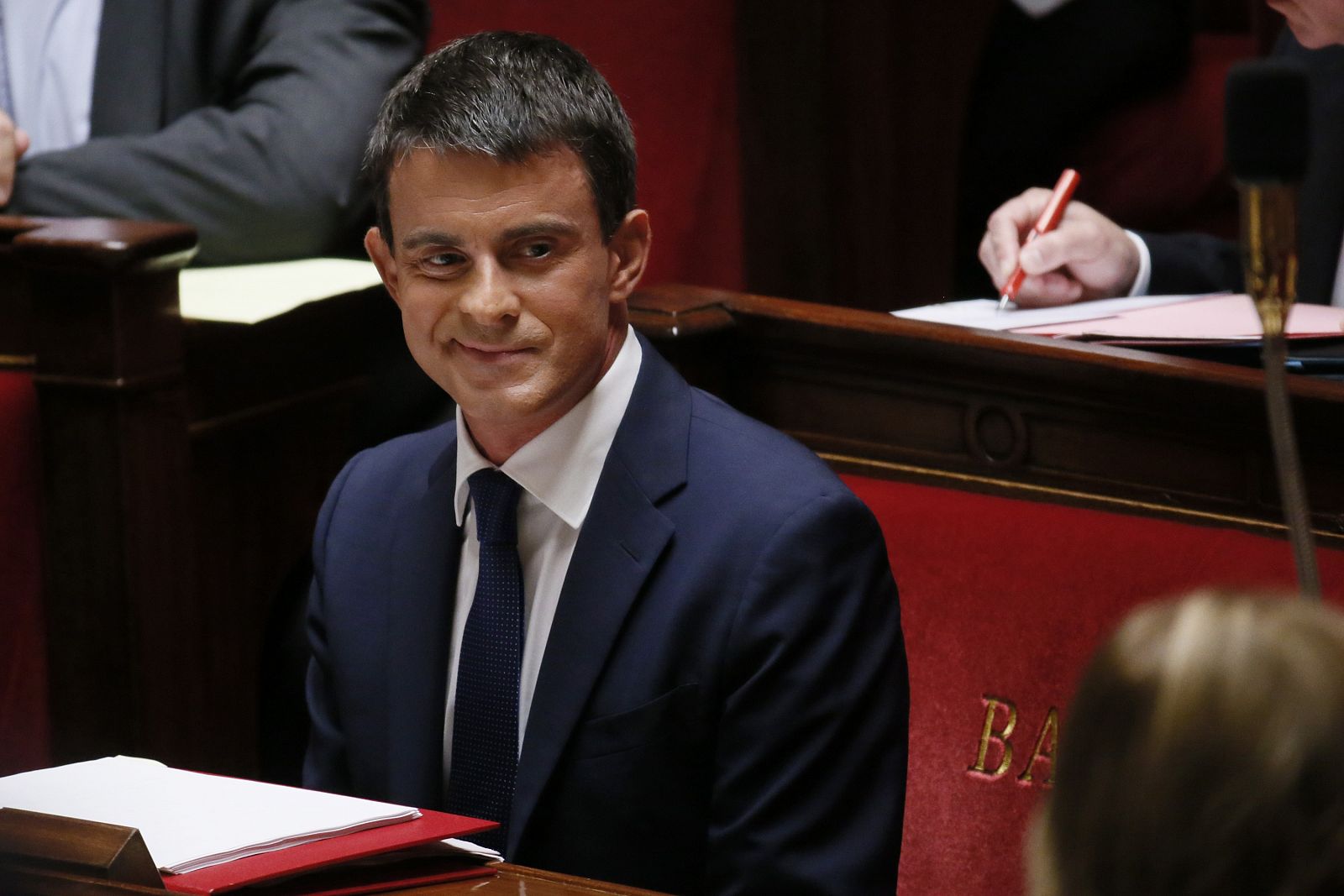 Manuel Valls antes de someterse a la moción de confianza este martes.