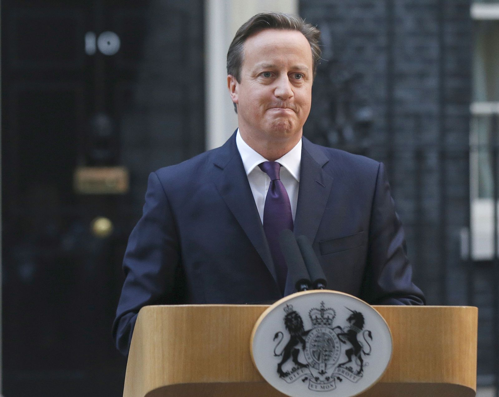 El primer ministro, David Cameron, habla en Downing Street tras el referéndum de Escocia