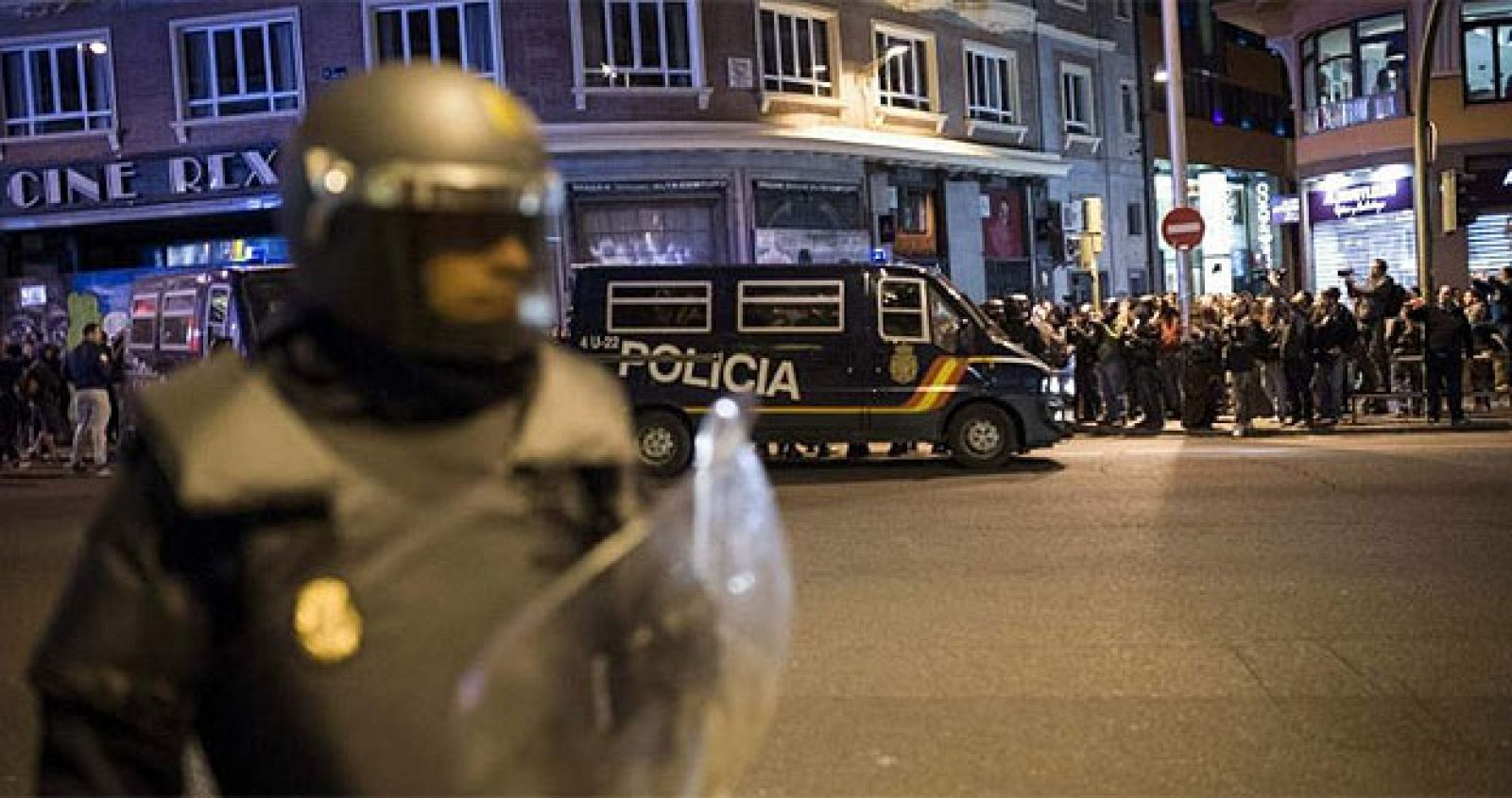 Efectivos policiales en una manifestación para pedir la liberación de los detenidos tras las marchas del 22M en Madrid.