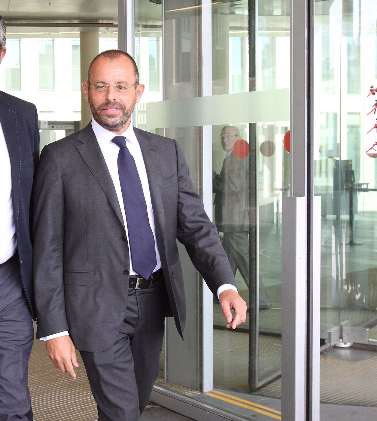 El expresidente del FC Barcelona Sandro Rosell, a su salida de los juzgados