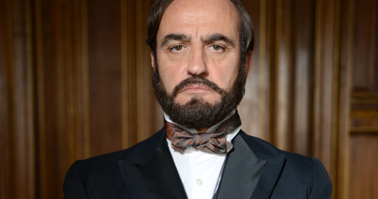 Francesc Orella interpreta al general Juan Prim