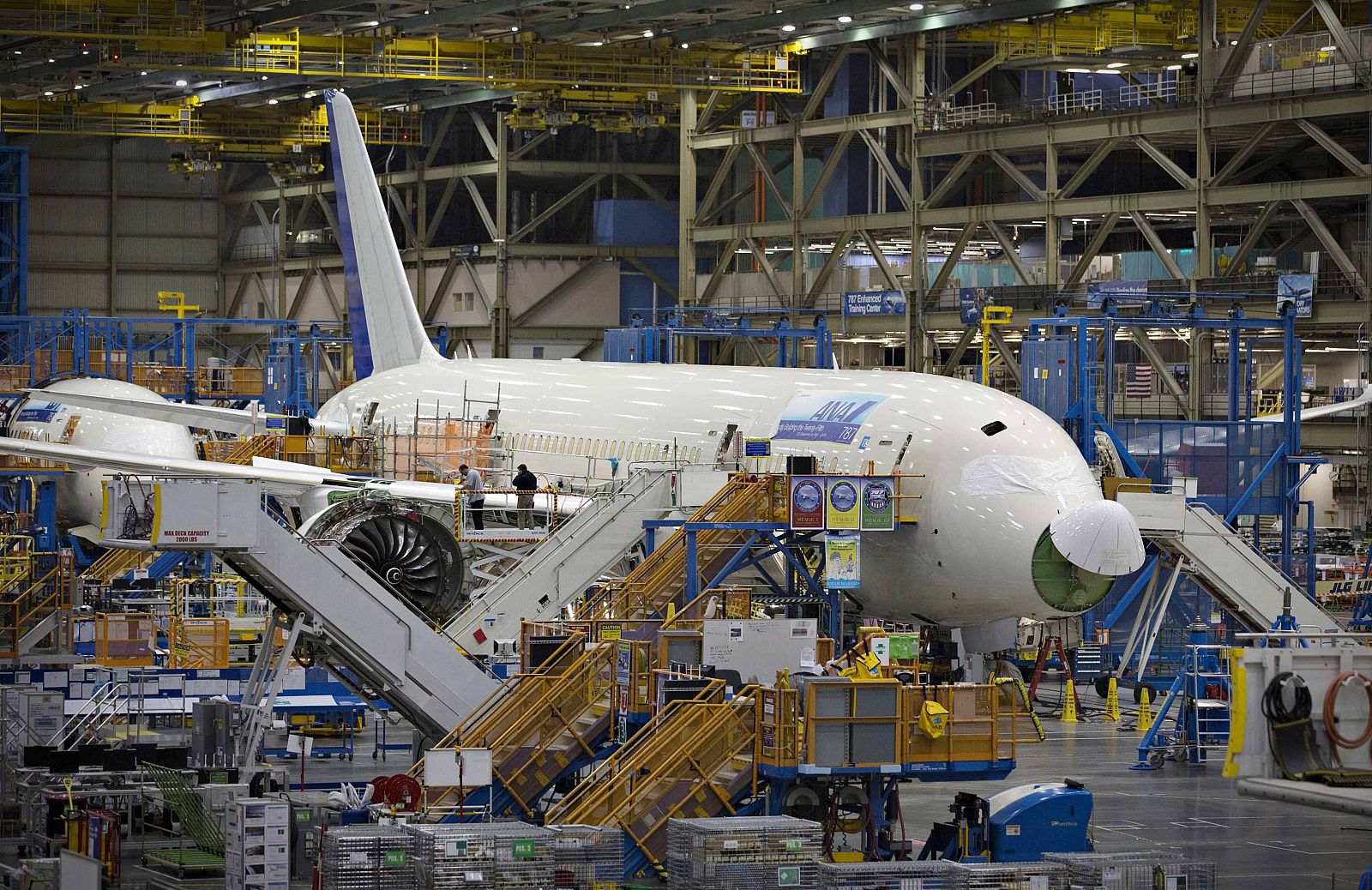 Un Boeing 787 en la fábrica de la compañía de Everett, Washington