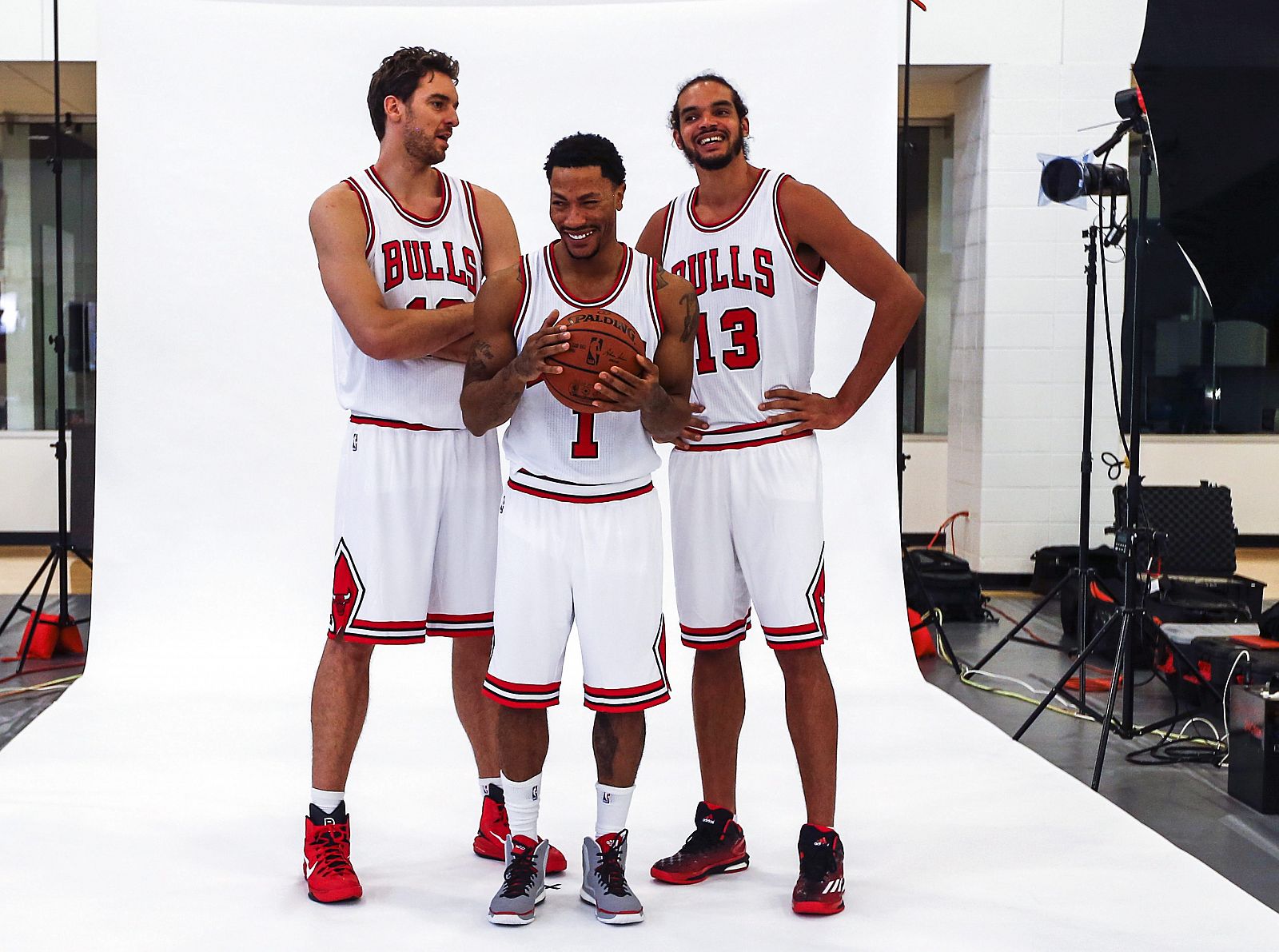 Pau Gasol, Derrick Rose y Joakim Noah, el trío de estrellas de los nuevos Bulls.