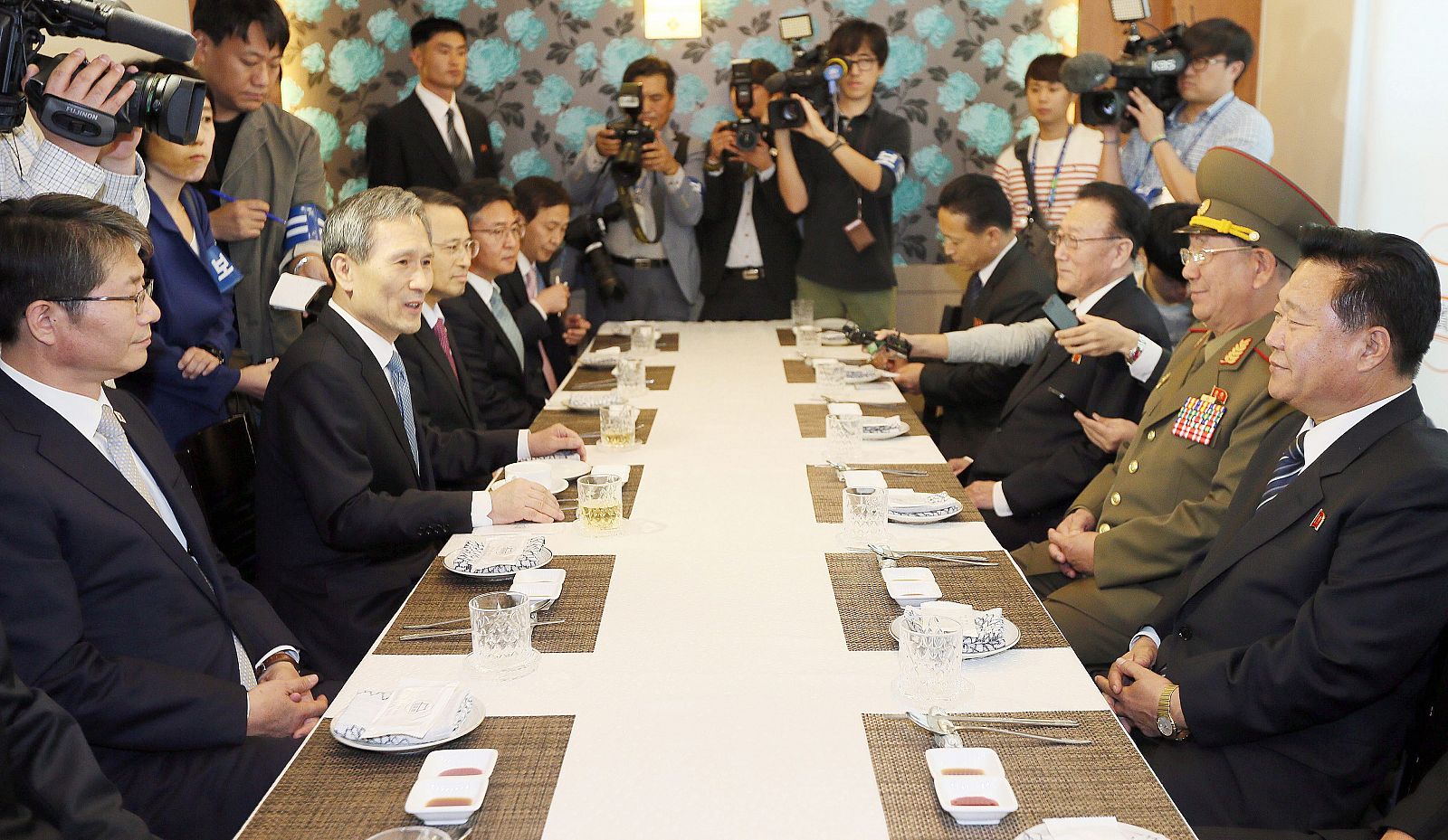 Las dos Coreas han mantenido un encuentro en la ciudad surcoreana de Incheon.