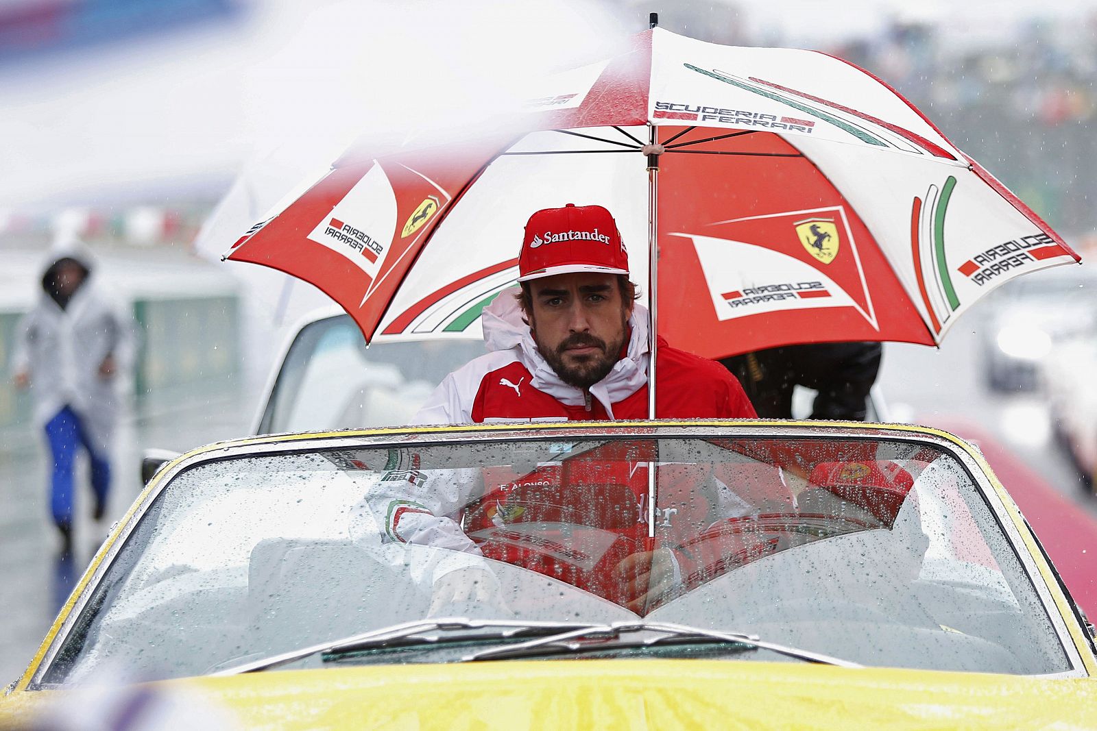 FERNANDO ALONSO ABANDONA EN SUZUKA