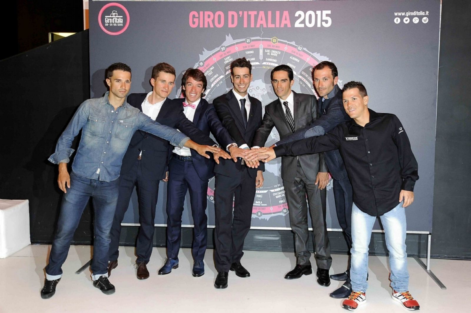 Imagen de los corredores que asistieron a la presentación del Giro 2015.