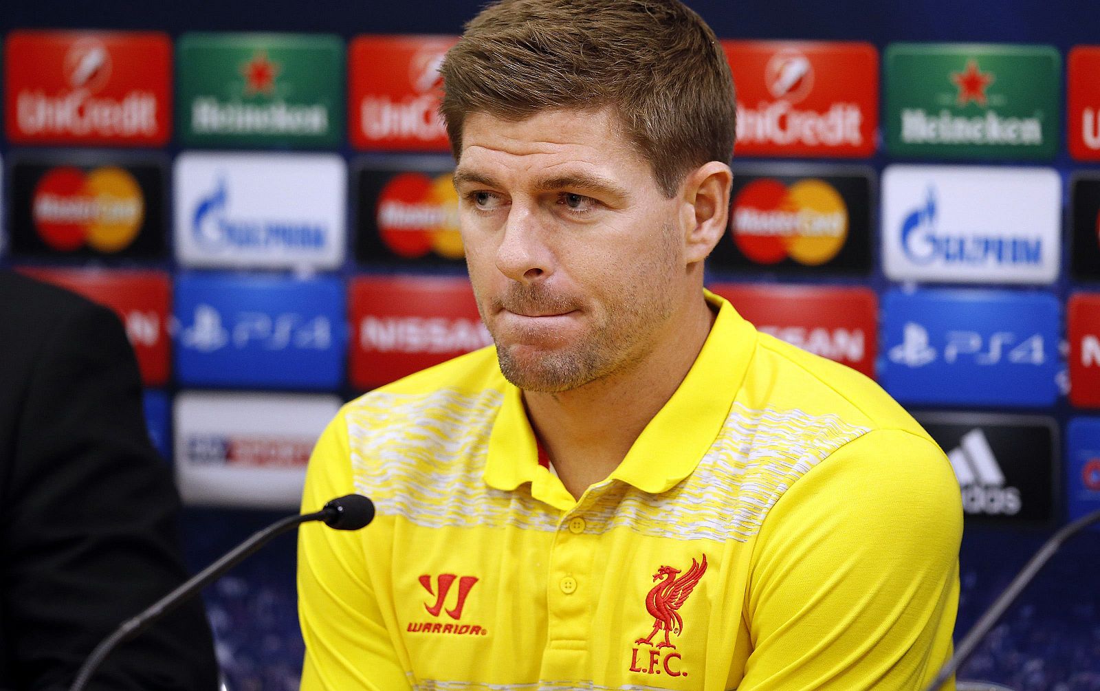 El capitán del Liverpool, Steven Gerrard, en rueda de prensa