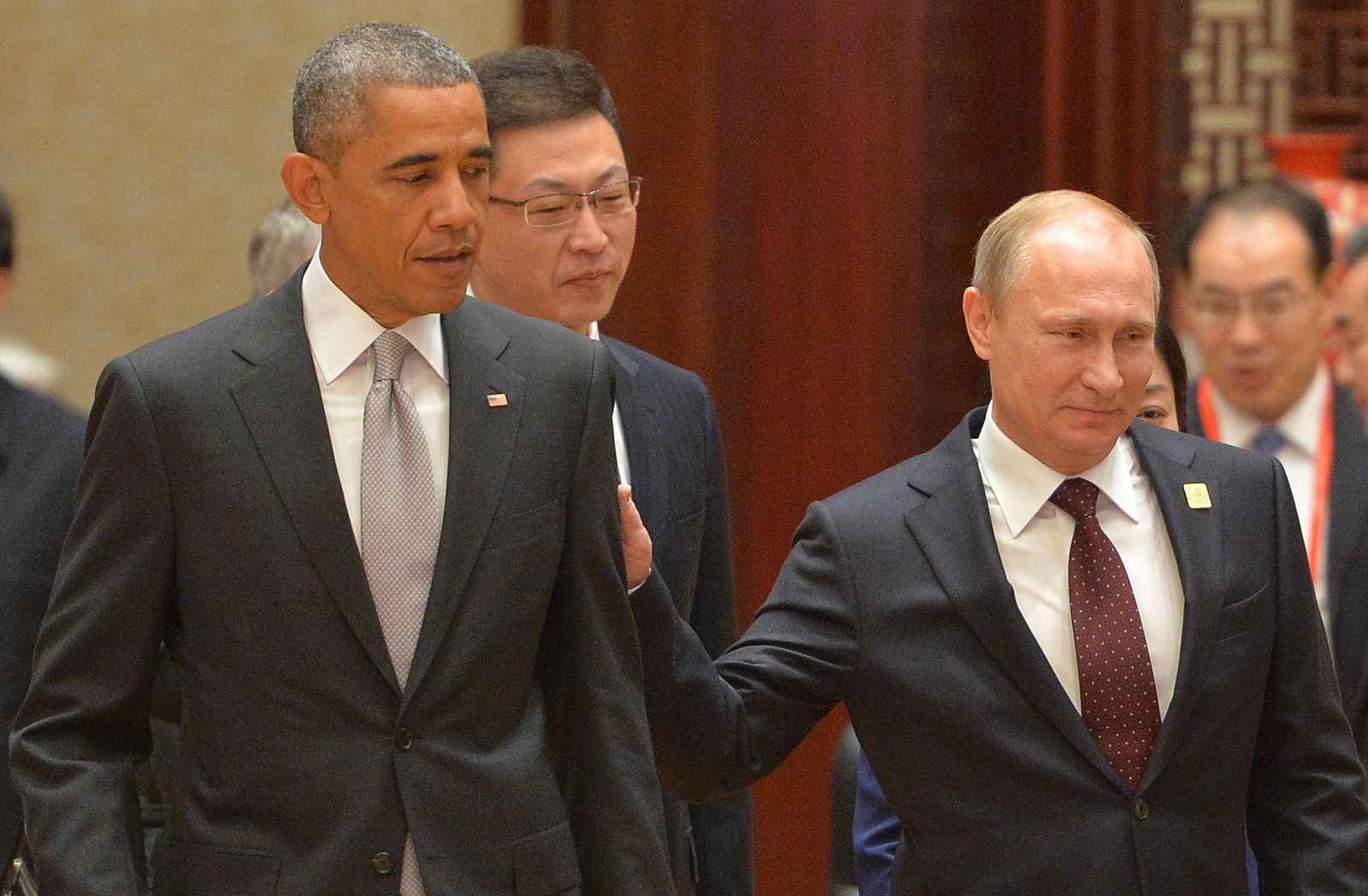 Vladímir Putin y Braack Obama, durante la segunda jornada de la cumbre de la APEC en Pekín.