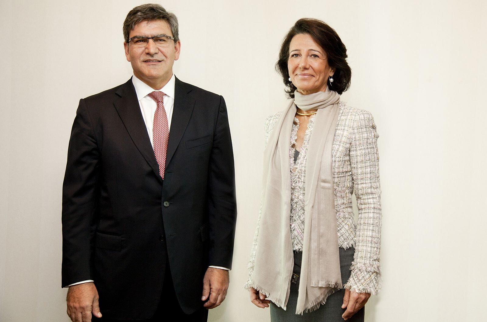 José Antonio Álvarez, nuevo consejero delegado del Santander, junto a la presidenta, Ana Botín