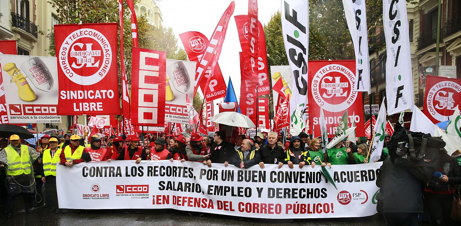 Manifestación de trabajadores de Correos en Madrid