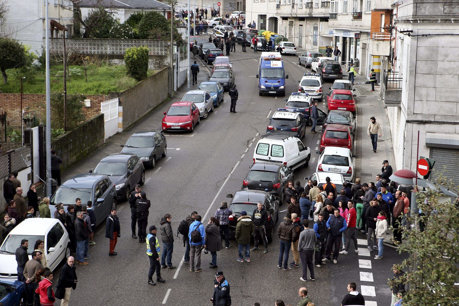 El atraco se ha producido sobre las 14:30 horas en una sucursal bancaria de la calle Doctor Carracido, en el barrio del Calvario de Vigo.