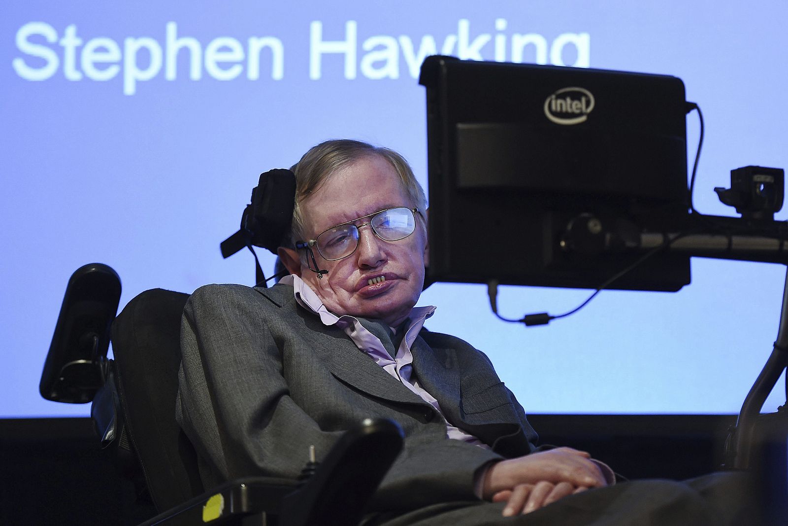 INTEL FACILITA A HAWKING UNA NUEVA PLATAFORMA DE COMUNICACIONES