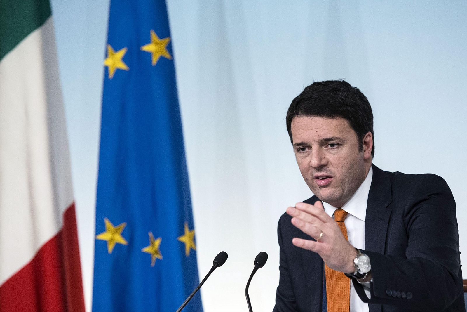 El primer ministro italiano Matteo Renzi durante la rueda de prensa tras el Consejo de Ministros del 24 de diciembre de 2014