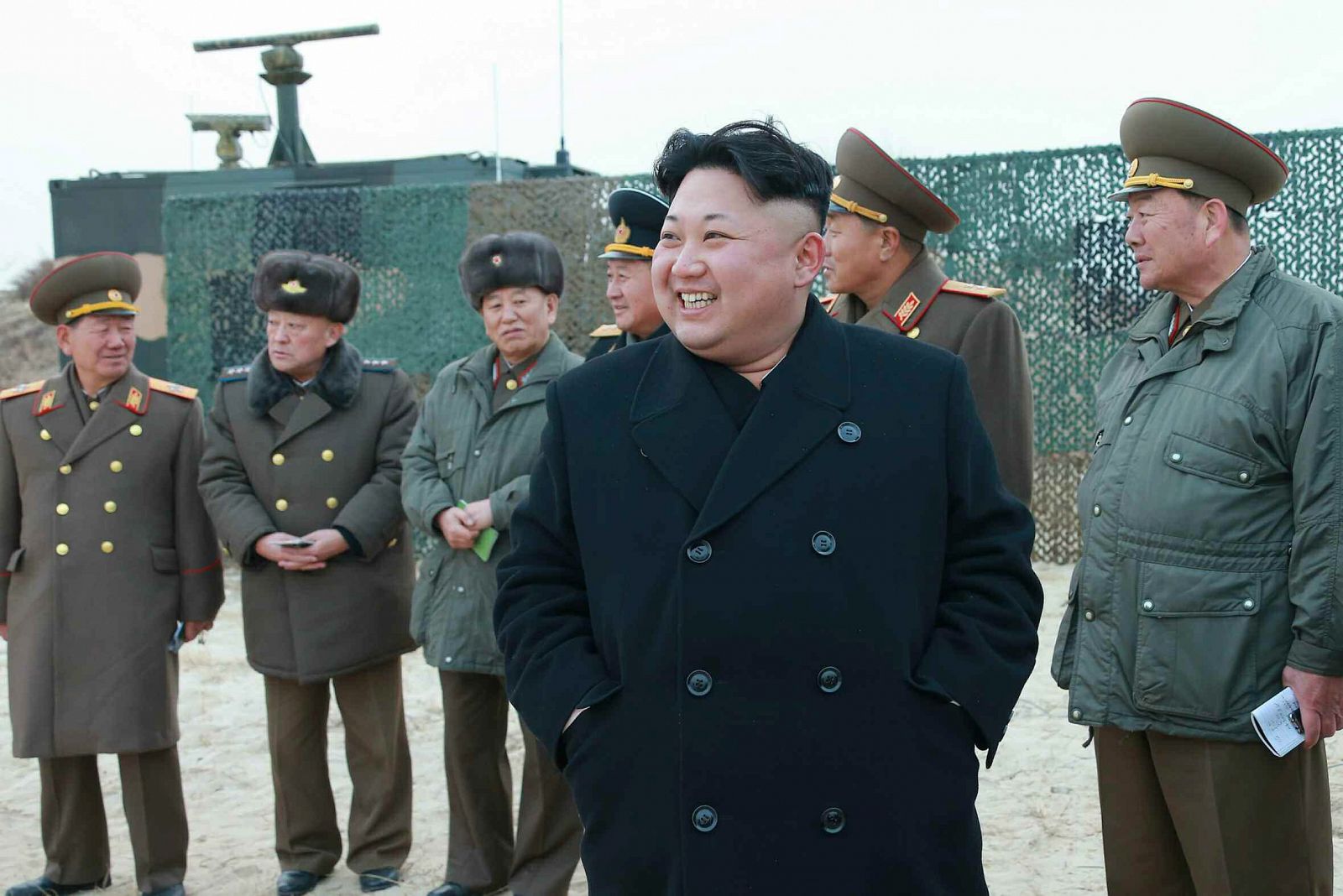Fotografía cedida por el periódico Rodong Sinmun donde se ve al líder de Corea del Norte, Kim Jong-un