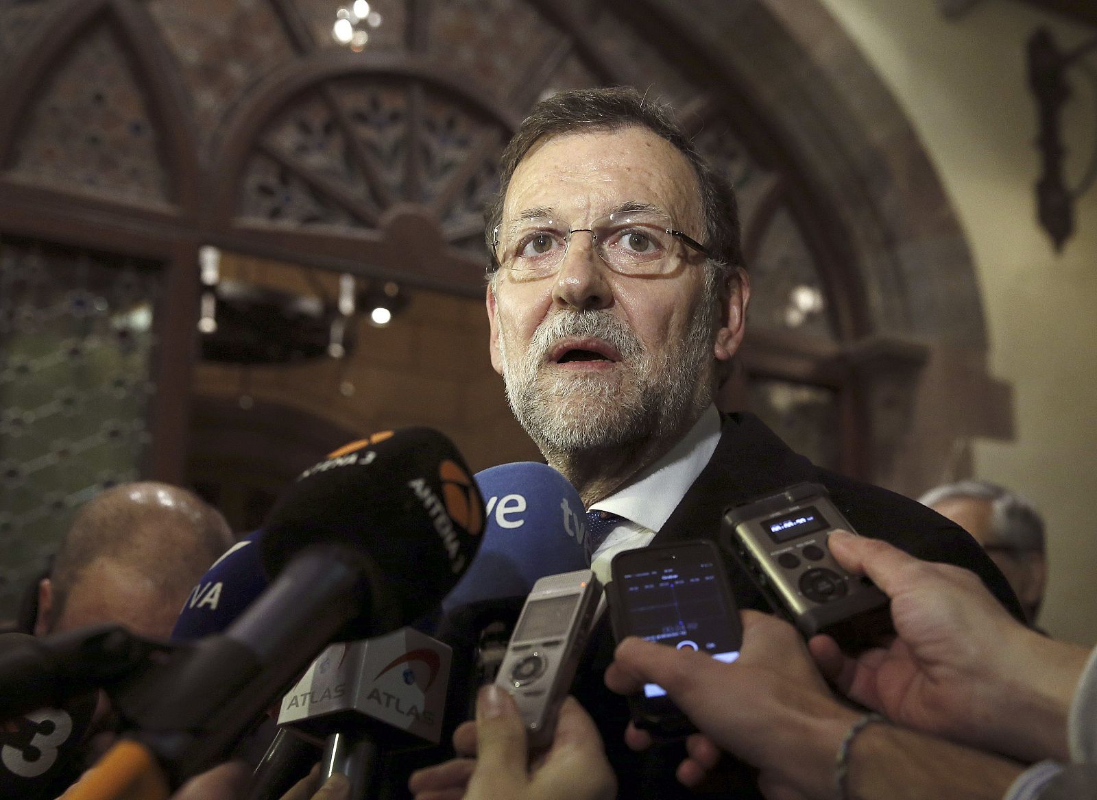 El presidente del Gobierno, Mariano Rajoy, afirma que España reforzará su seguridad tras el atentado terrorista al semanario 'Charlie Hebdo' en París.