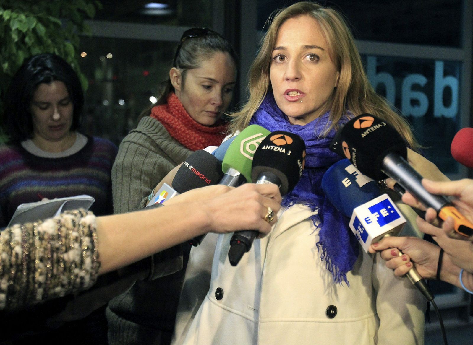 La diputada autonómica de IU Tania Sánchez, candidata de IU a la Comunidad de Madrid en las elecciones de mayo, atiende a los medios.