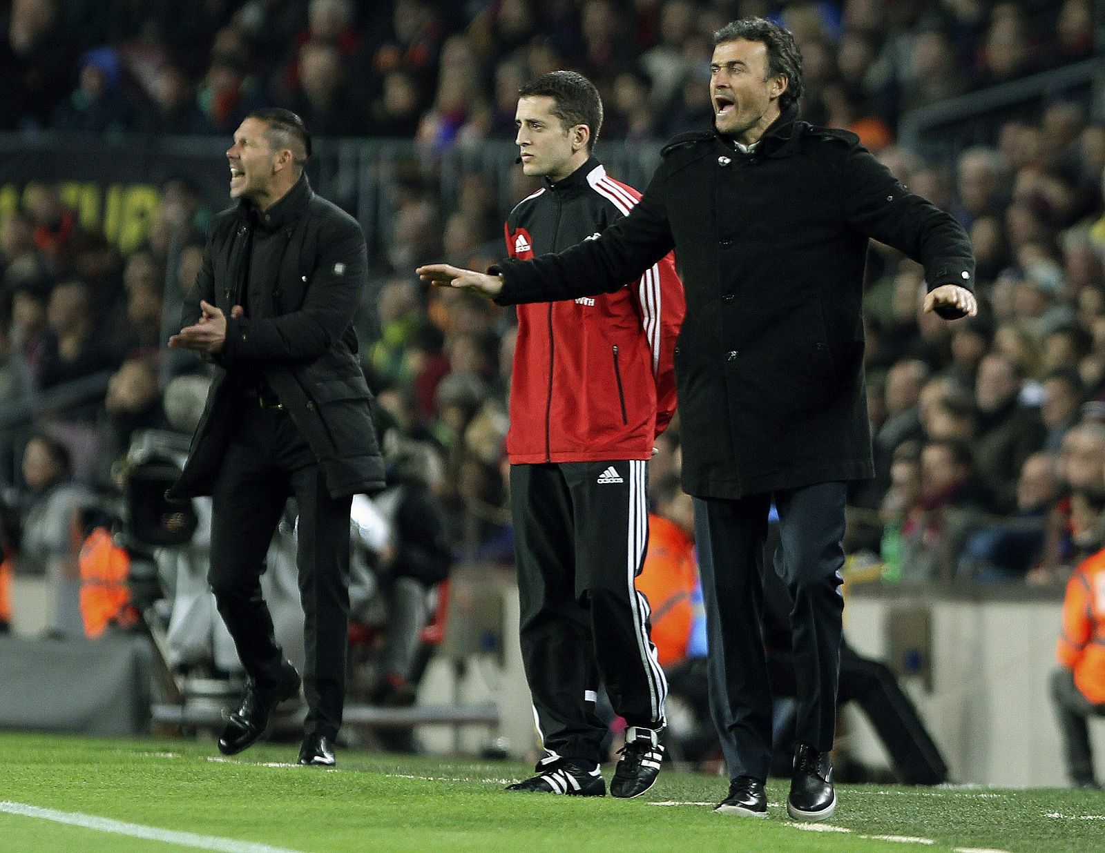 Los dos entrenadores, Luis Enrique y Simeone, durante el partido.
