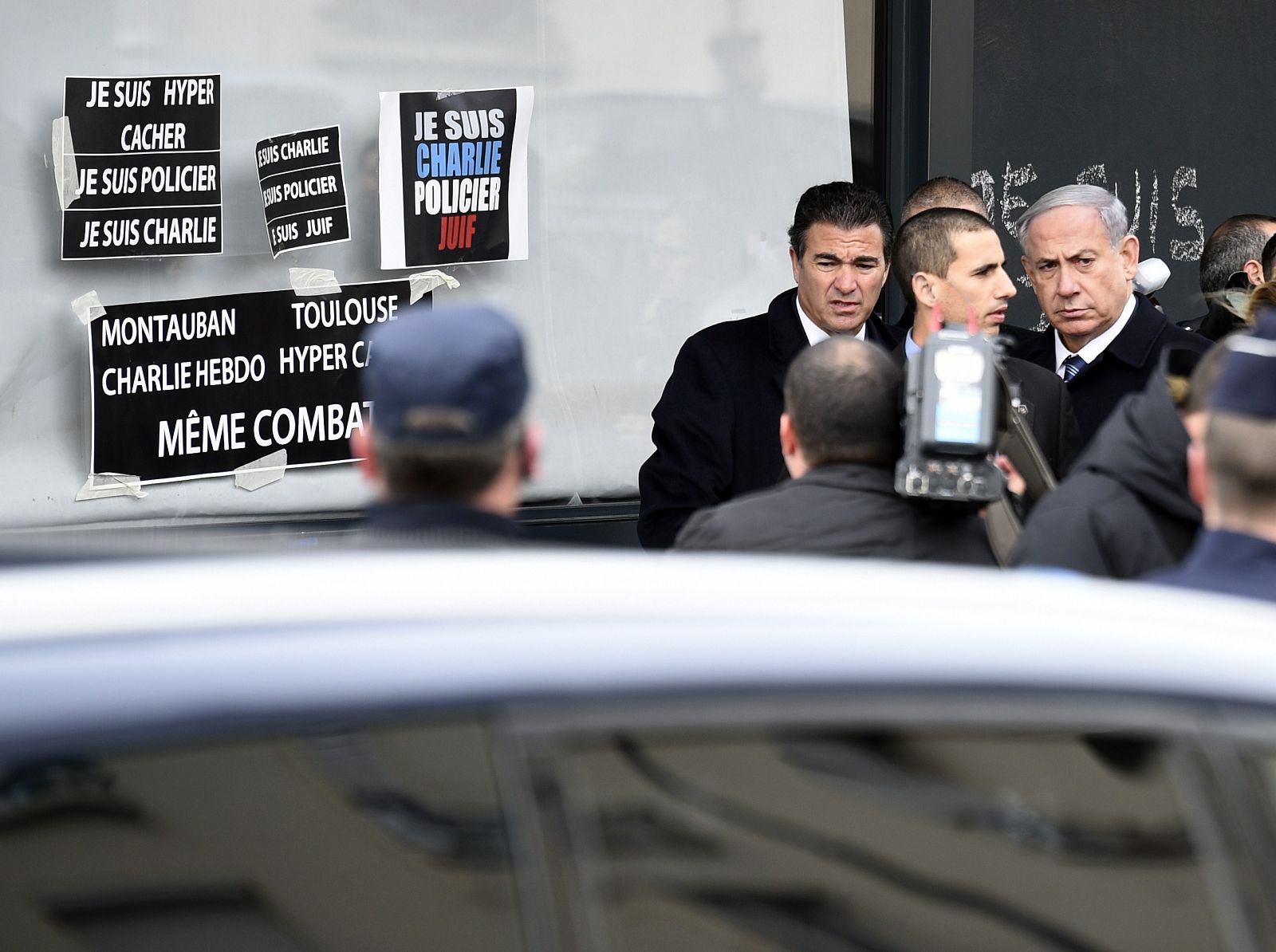El primer ministro israelí, Benjamín Netanyahu, visita el comercio donde el viernes murieron cuatro rehenes y un terrorista en París