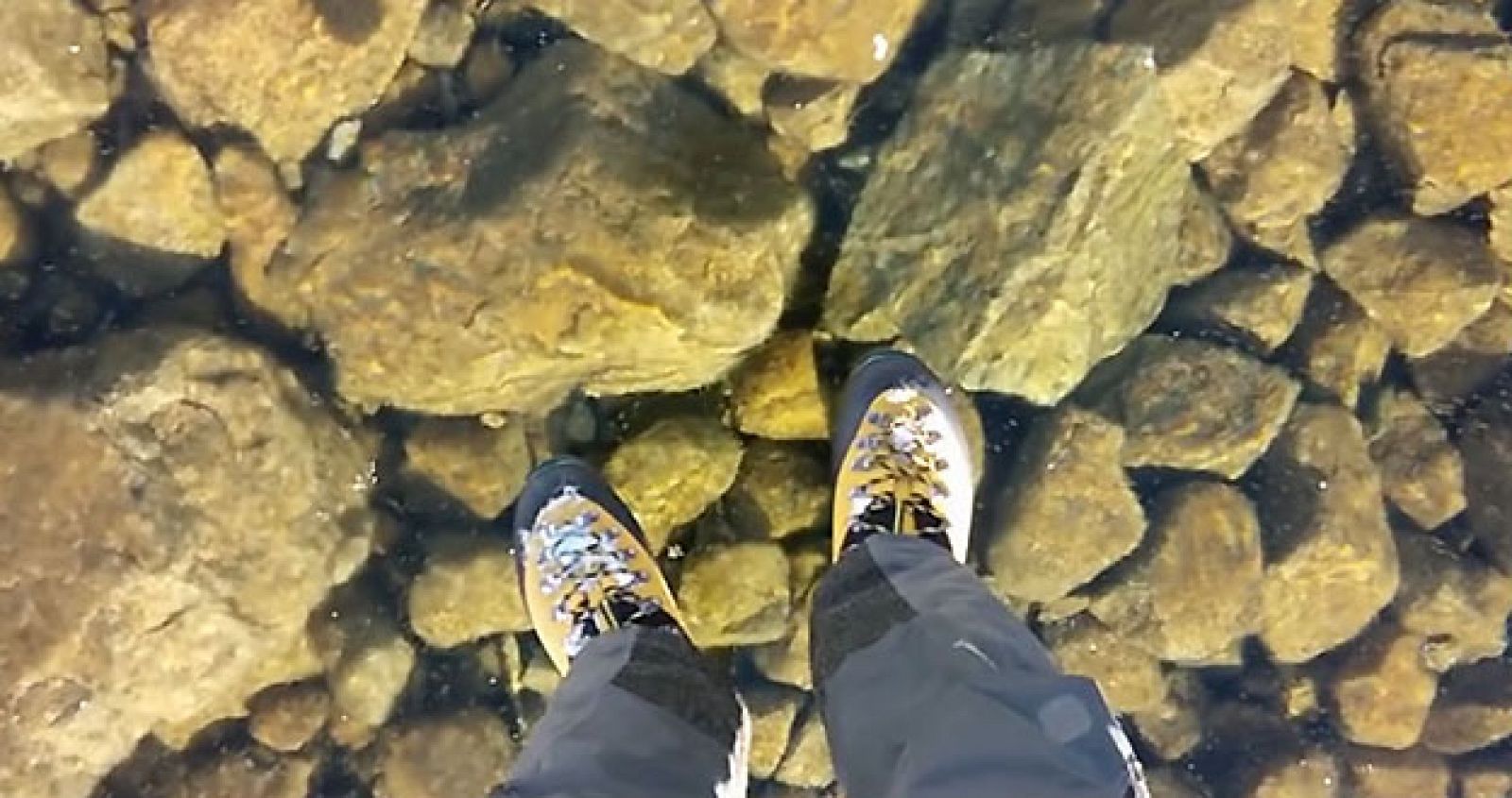 Pantallazo del vídeo grabado en el Velke Hincovo Pleso, un lago de origen glacial de unos escasos 54 metros de profundidad en Eslovaquia.