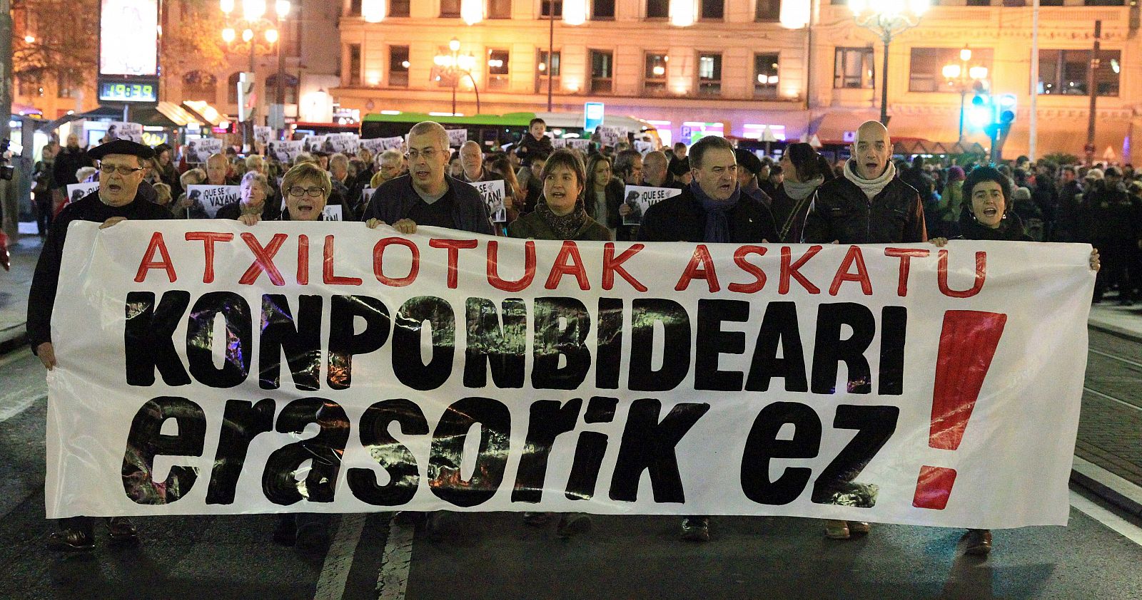 Cabecera de la manifestación convocada por Sortu en Bilbao.