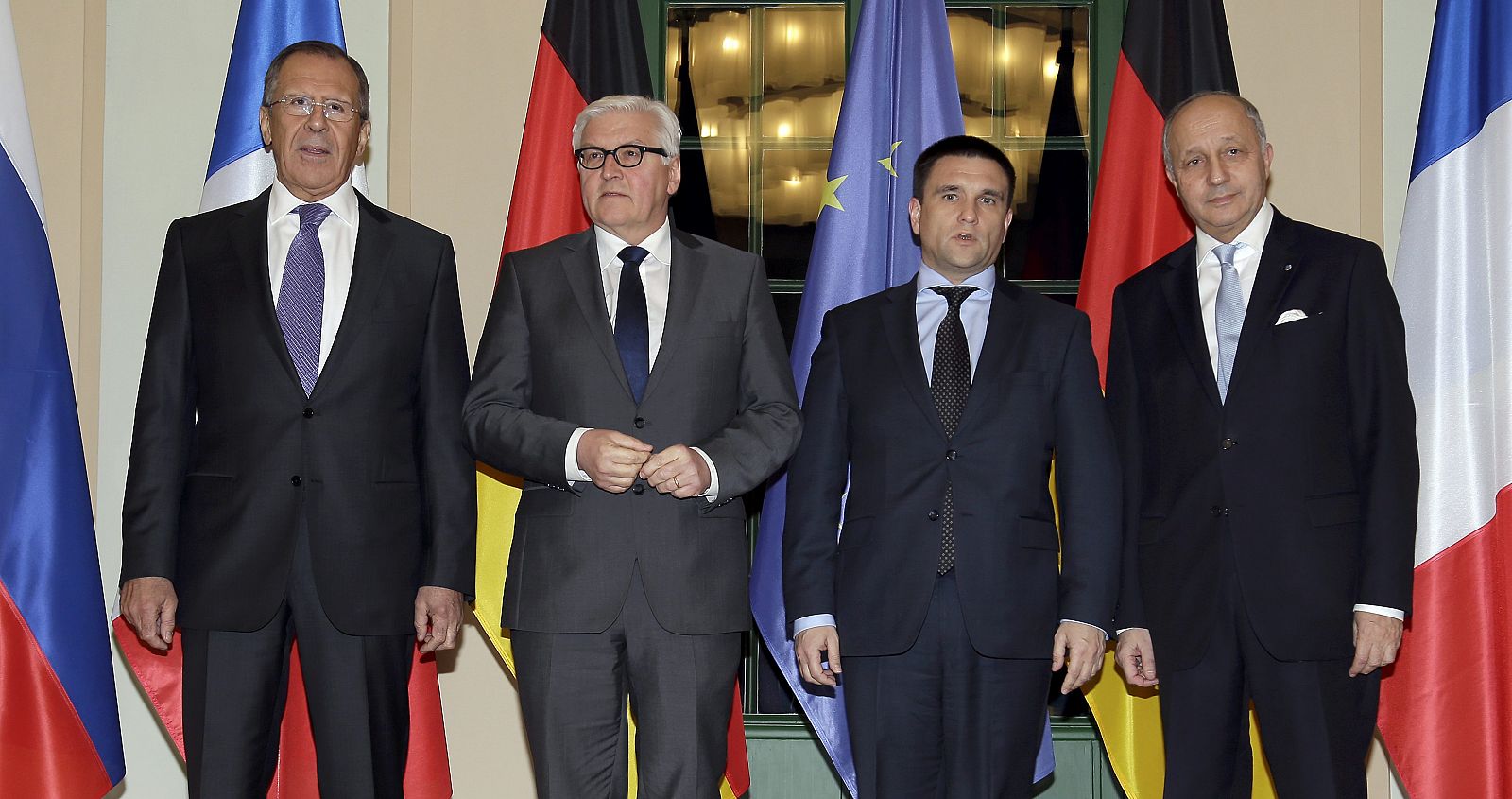 Los ministros de esteriores alemán, Frank-Walter Steinmeier francés, Laurent Fabius, rosu, Sergey Lavrov y ucraniano, Pavlo Klimkin antes de su encuentro en Berlin.