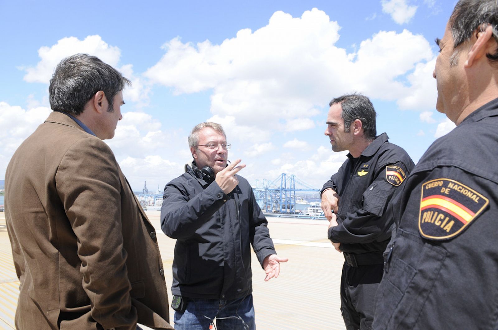 Daniel Monzón en el rodaje de 'El Niño' con Luis Tosar, Sergi López y Eduard Fernández.