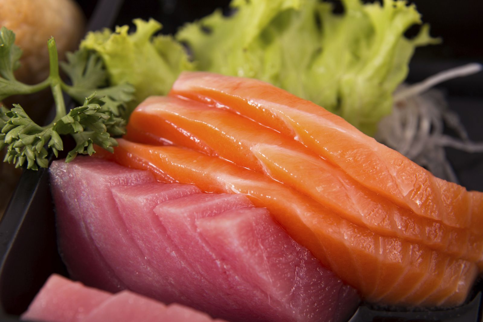 Sashimi de atún y de salmón.