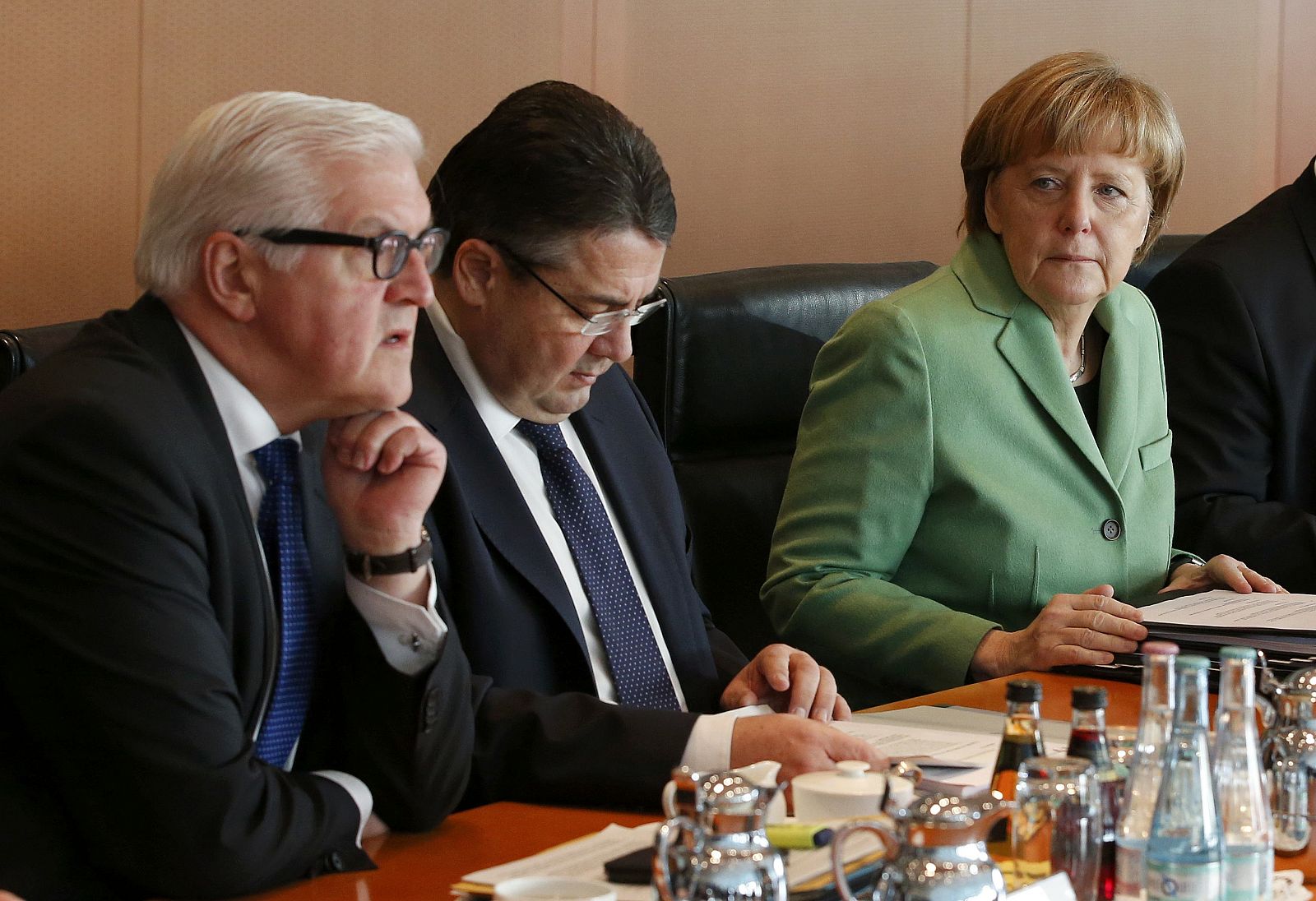 Merkel, junto al ministro de Economía y vicecanciller, Sigmar Gabriel