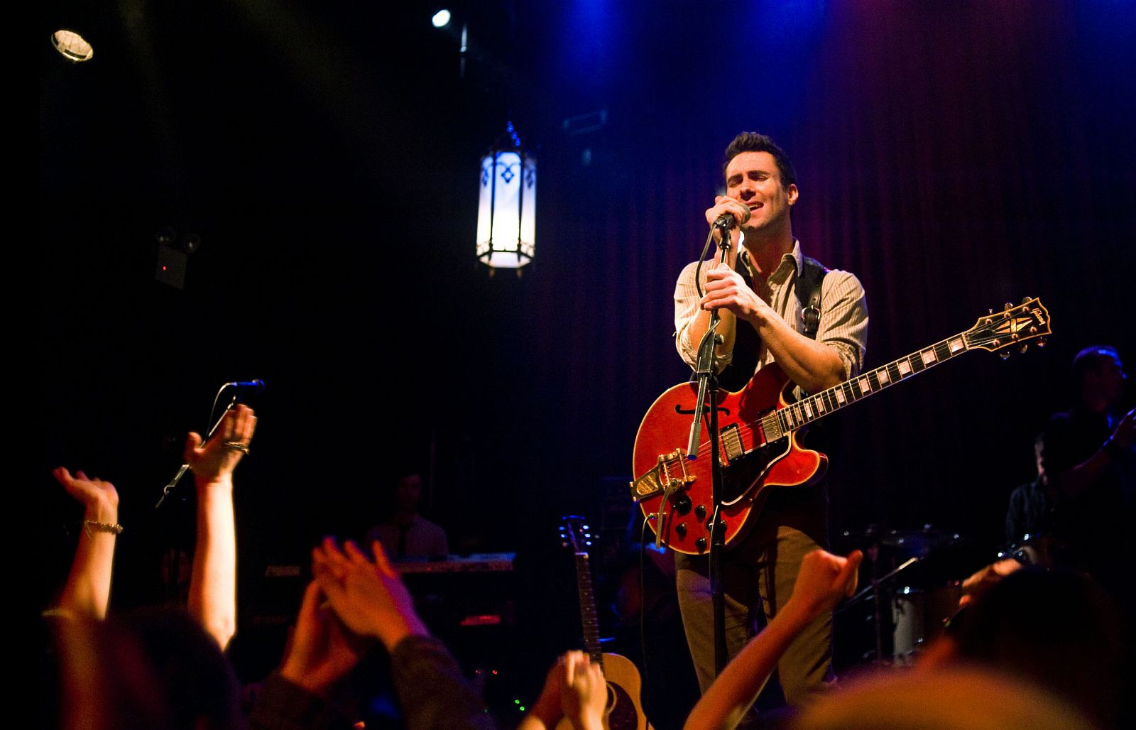 Adam Levine, cantante de Maroon 5, interpreta la canción original de la película 'Begin Again'