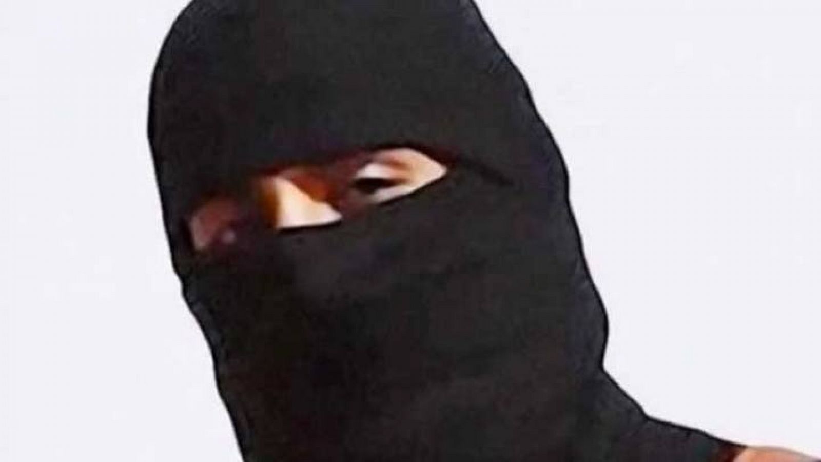 Imagen del 'Yihadista John' en uno de los vídeos de asesinatos del Estado Islámico.