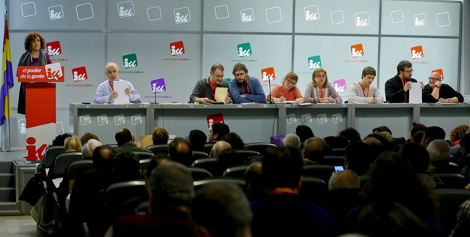 La dirección de IU en Madrid propone a García Montero como candidato a presidir la comunidad