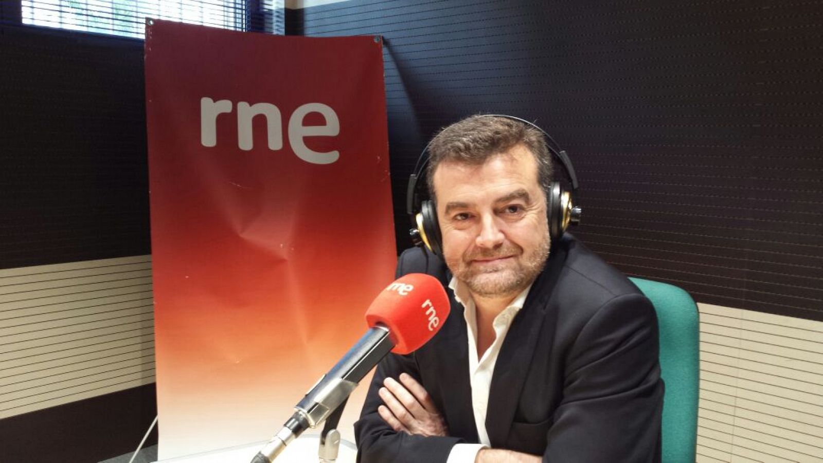 Antonio Maíllo, en los estudios de RNE en Málaga.