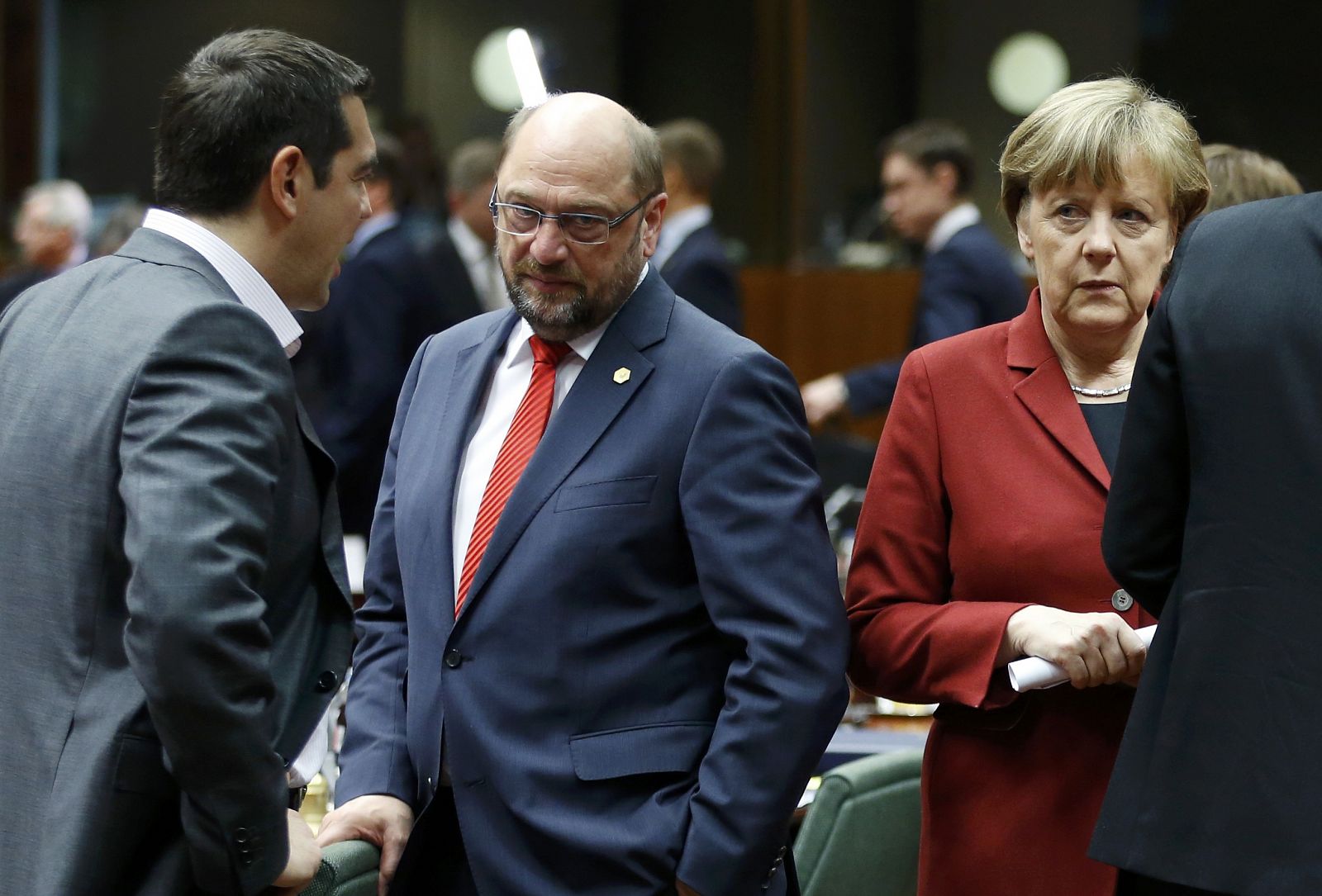Merkel advierte a su llegada a la cumbre que "no deben esperar una solución"