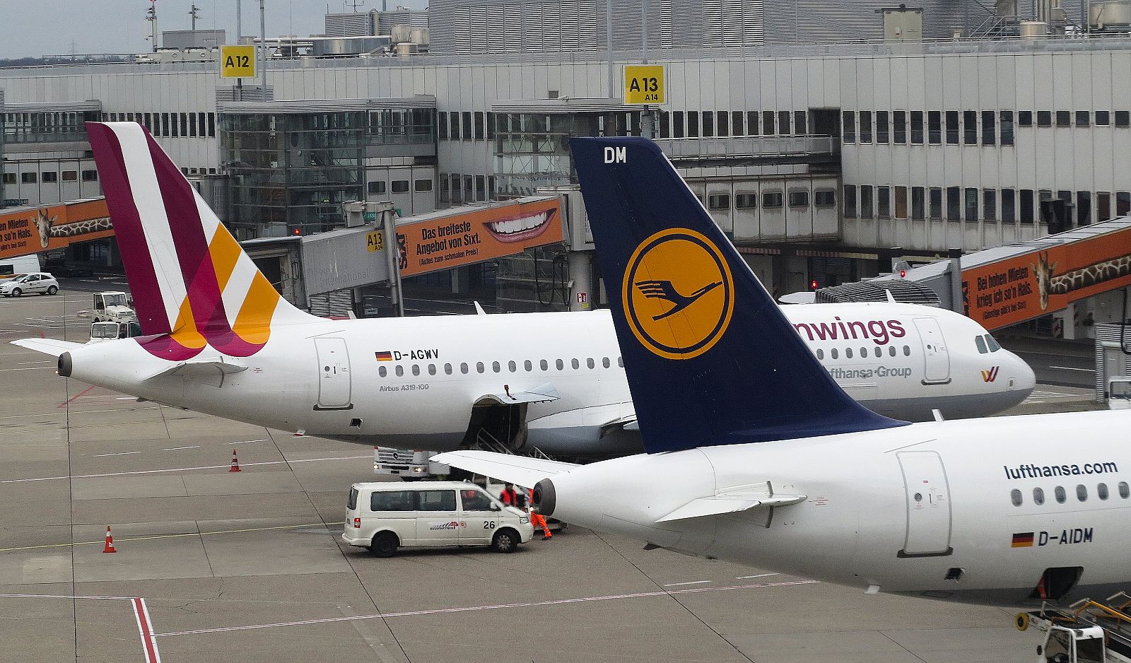 Aviones de Germanwings y Lufthansa en el aeropuerto de Dusseldorf.
