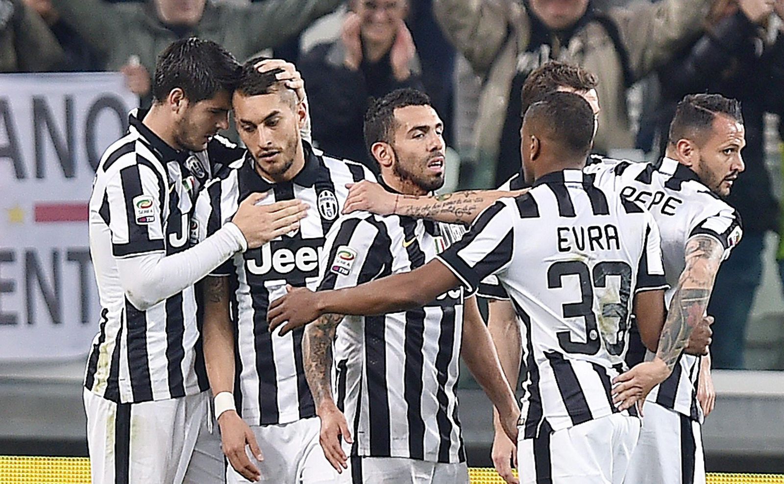 Los jugadores de la Juventus, con el español Morata a la izquierda, celebran un gol