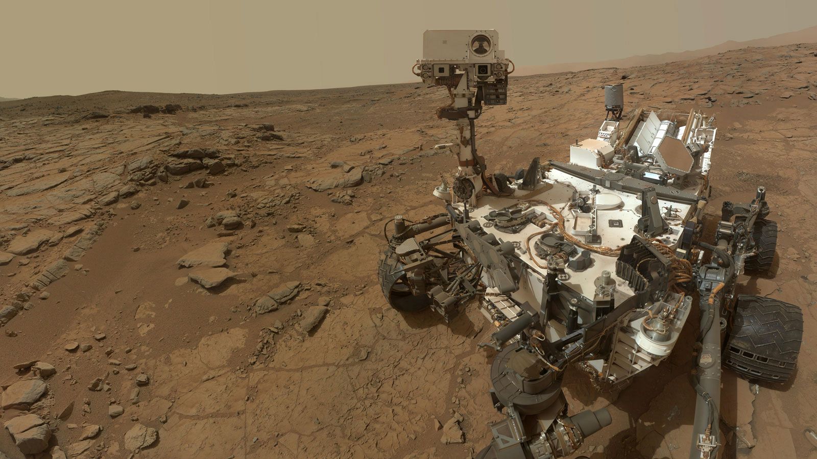 Un autorretrato del rover Curiosity sobre la superficie de Marte.