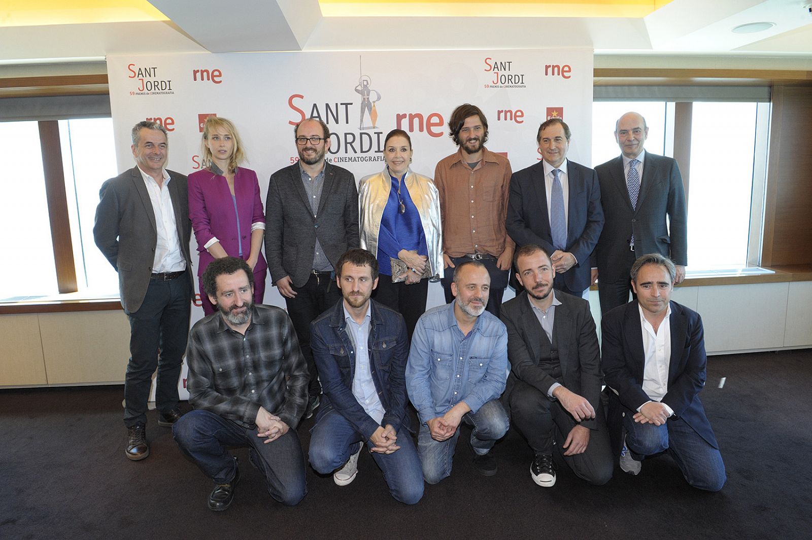 Foto de familia de la 59ª edición de los Premios Sant Jordi