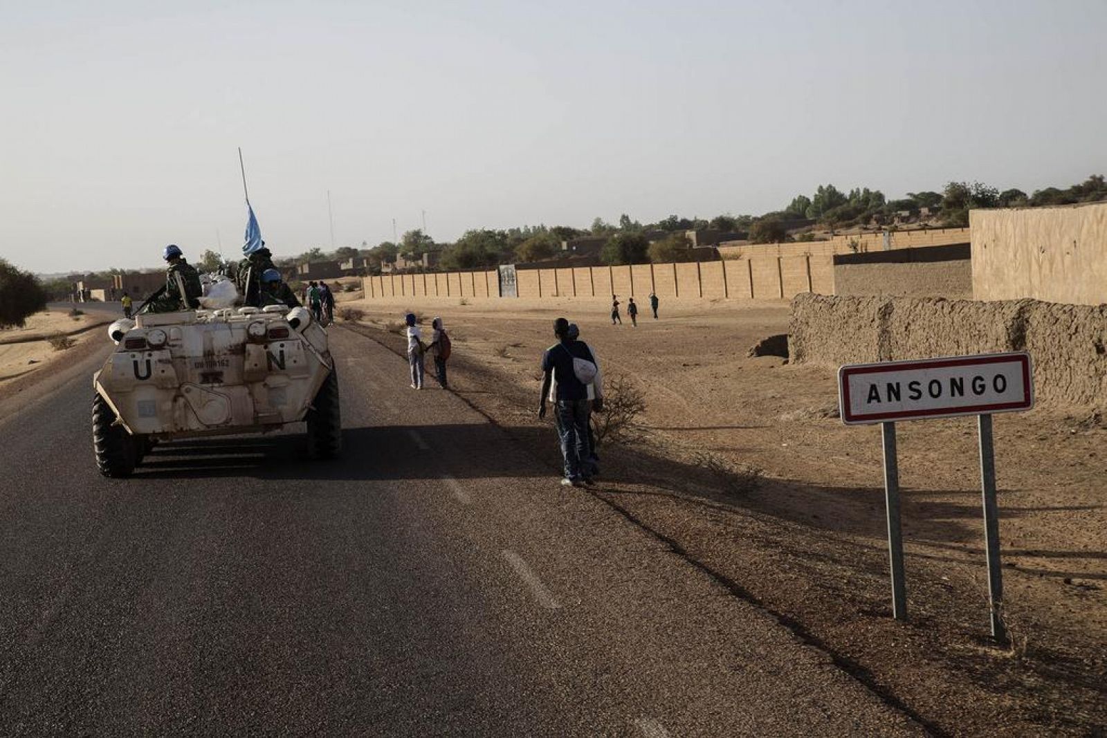 Imagen de un convoy de la Minusma en la ciudad de Ansongo, al norte de Mali.