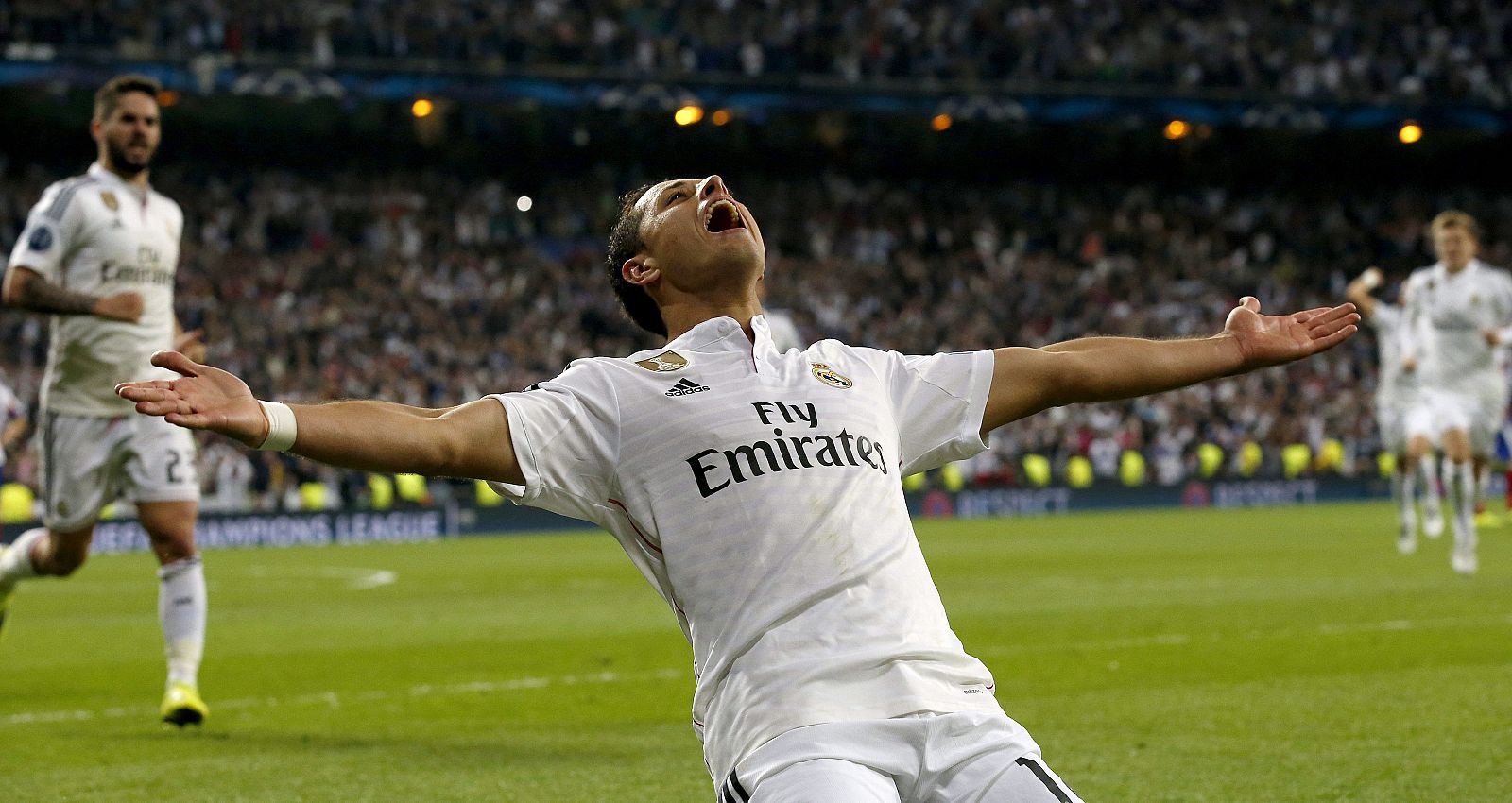 El delantero del Real Madrid 'Chicharito' Hernández celebra uno de sus goles.