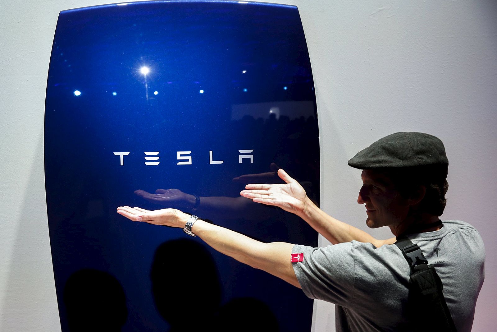 Tesla ha presentado unas baterías para almacenar energía eléctrica en los hogares y en las pequeñas empresas.