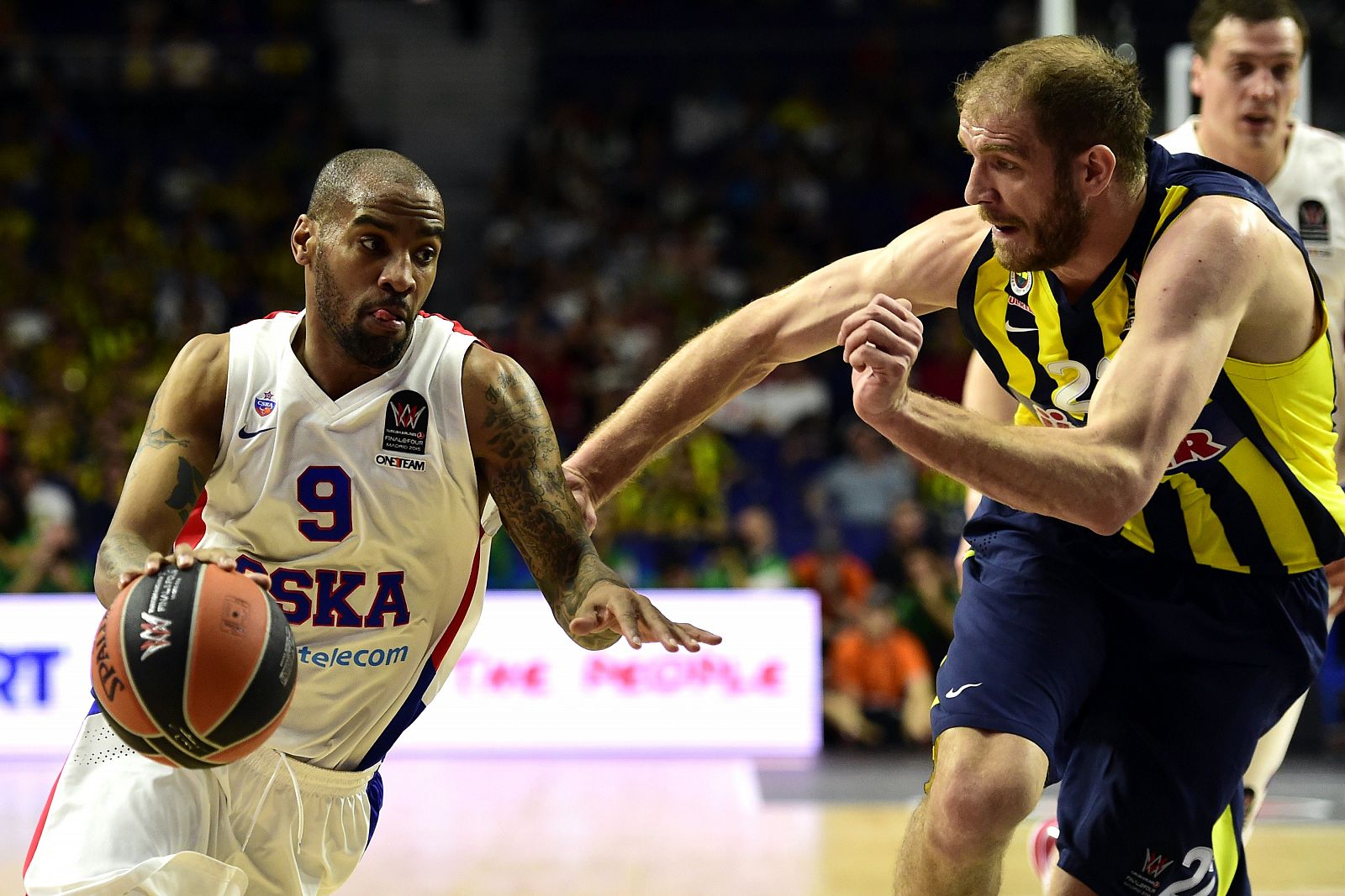 Imagen del encuentro de Final Four, por el tercer y cuarto puesto, entre CSKA y Fenerbahçe.
