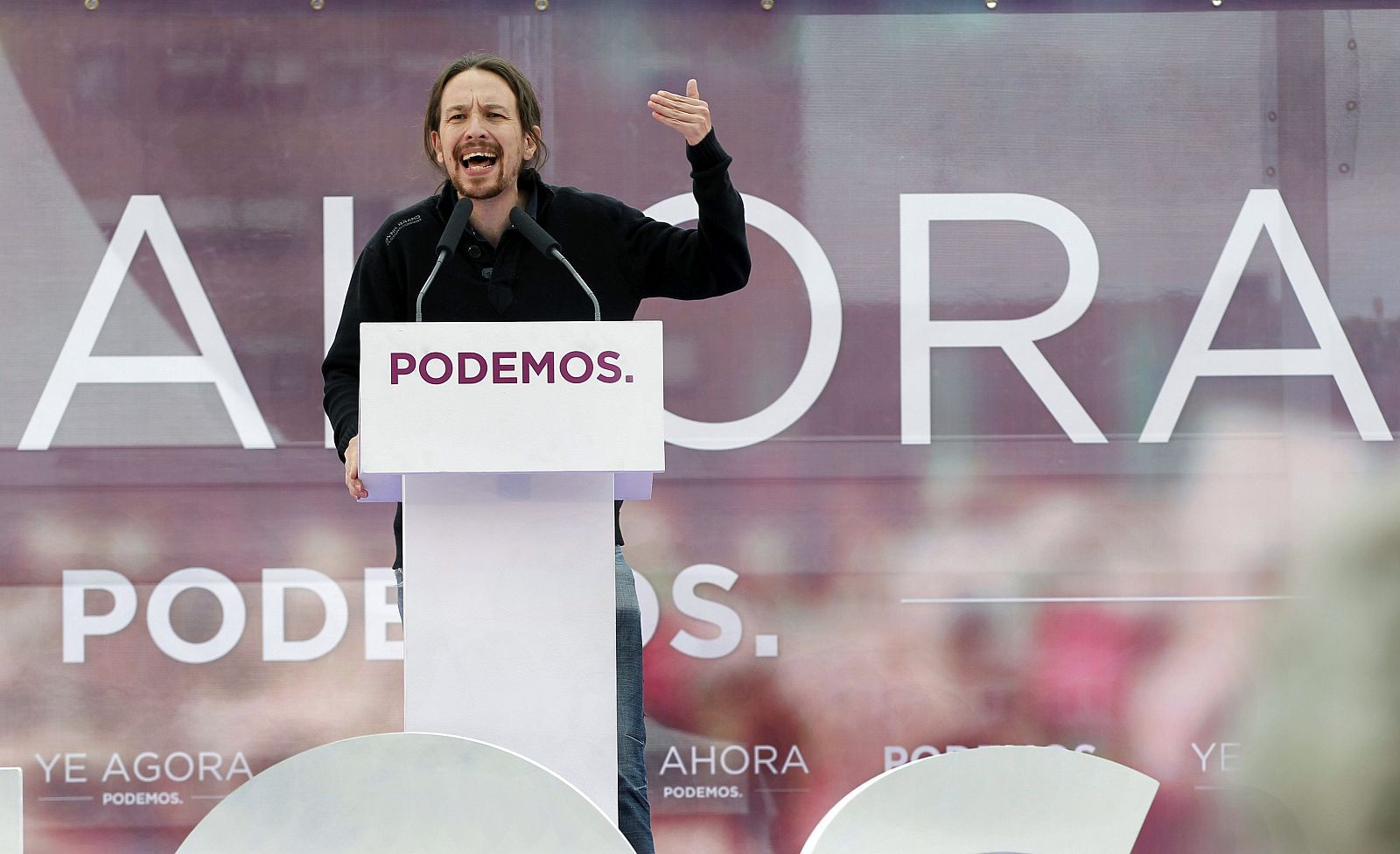 El secretario general de Podemos, Pablo Iglesias, durante su intervención en un acto público de su formación, esta tarde en Oviedo